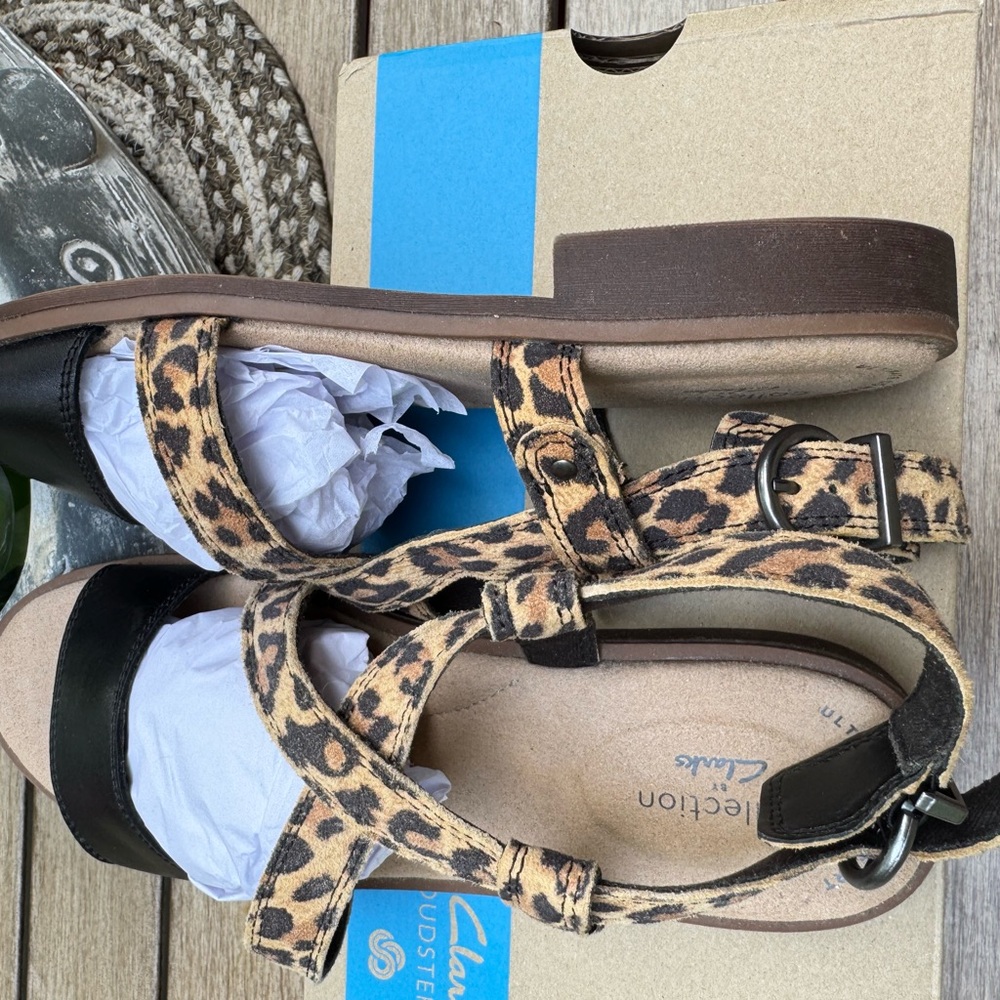 Clarks CollectionWomen's Declan Black and Leopard Print Sandals 7.5 Med. - Picture 3 of 5